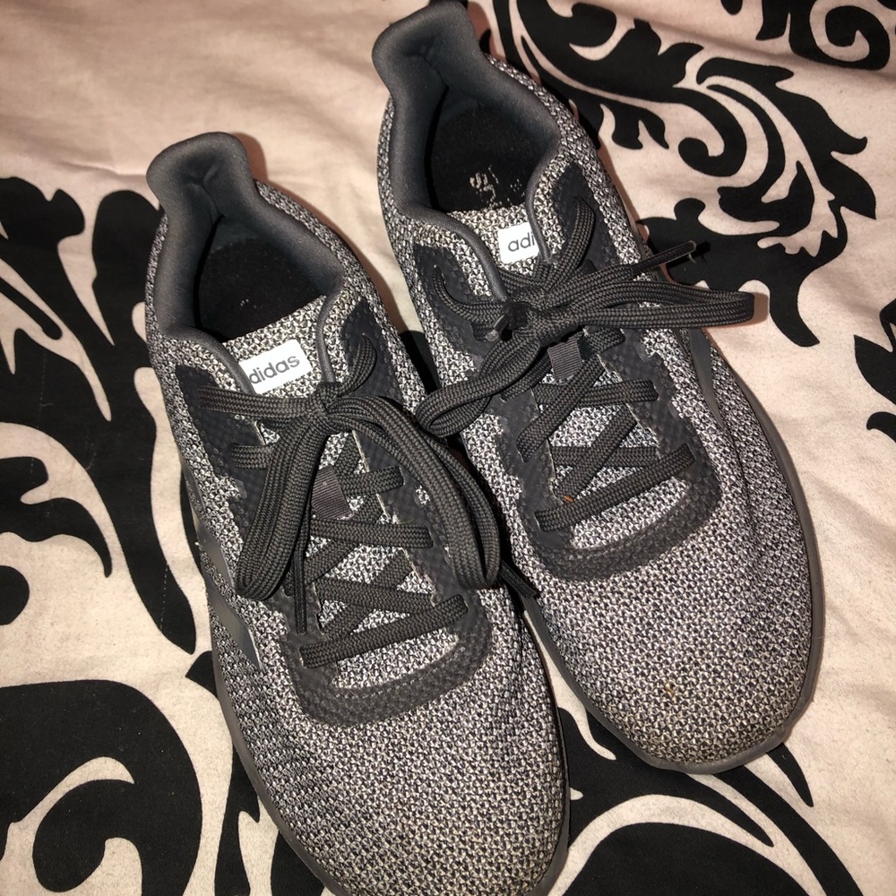 Adidas Tennis Shoes